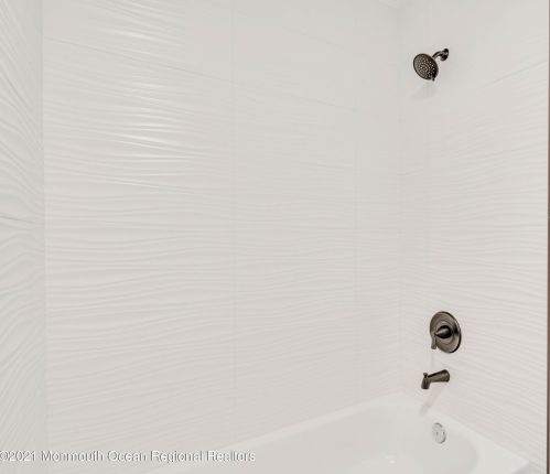 45 Harmon Rd, Edison NJ  08837-2723 exterior