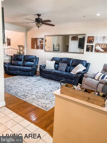 906 Havencrest St, Rockville MD  20850-6089 exterior