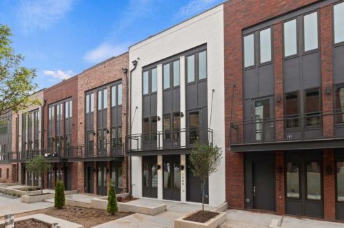 1288 Chelsea Cir, Atlanta, GA 30318-1268