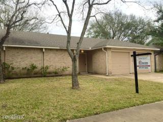 6118 Reeds Ferry Dr, Houston TX  77041-5825 exterior