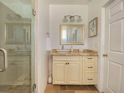 5290 Hawthorn Wood Way, Naples FL 34116-5017 exterior