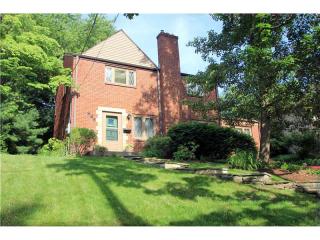 965 Lindendale Dr, Pittsburgh, PA 15243-1933
