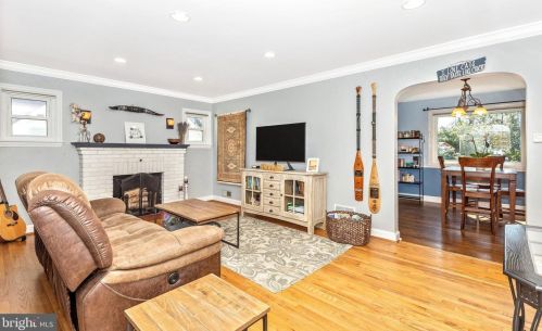 604 Forest Glen Rd, Silver Spring MD 20910-1122 exterior