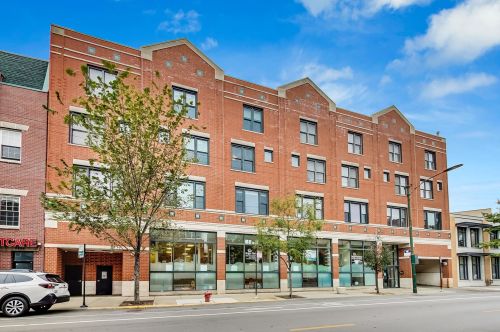 2840 Lincoln Ave, Chicago IL 60657-4202 exterior