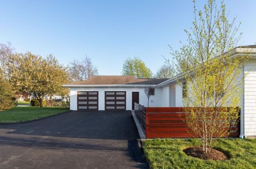 74 Honeyman Ave, Middletown, RI 02842-5509