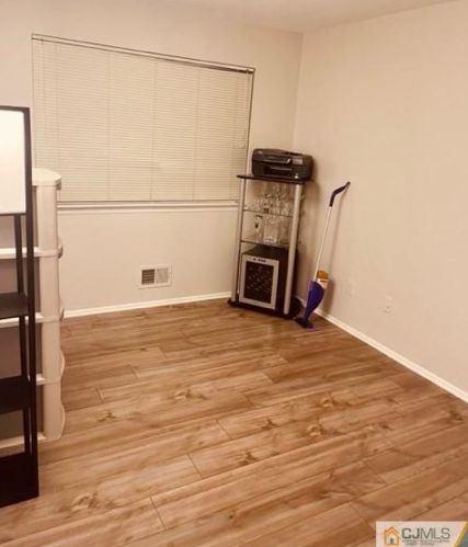 4401 Birchwood Ct, New Brunswick NJ 08902-3919 exterior