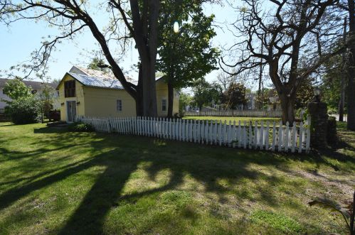 514 Kalamazoo St, Paw Paw MI 49079-1130 exterior