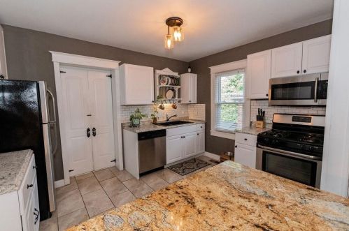 8511 Richard Ave, Saint Louis MO 63132-2806 exterior