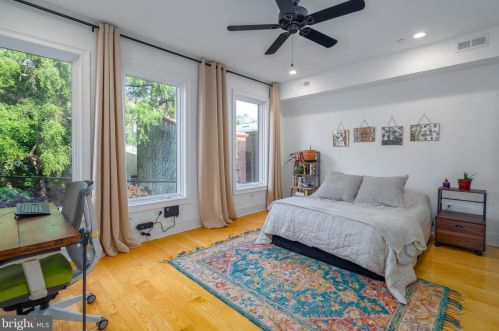 1018 Leithgow St, Philadelphia PA  19123-1421 exterior