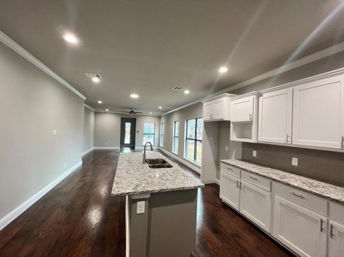 4221 Cardinal Dr, Dallas TX 75216-5819 exterior