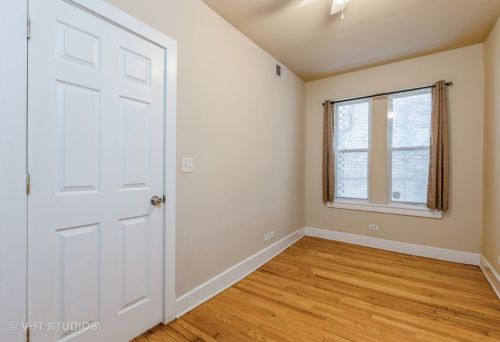 2863 Leland Ave, Chicago IL  60625-3713 exterior