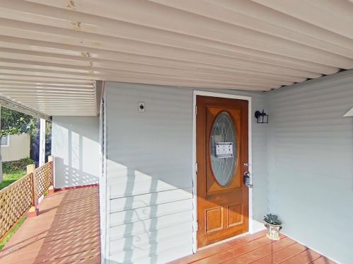 28 Shady Oaks Dr, Folsom CA 95630-1742 exterior