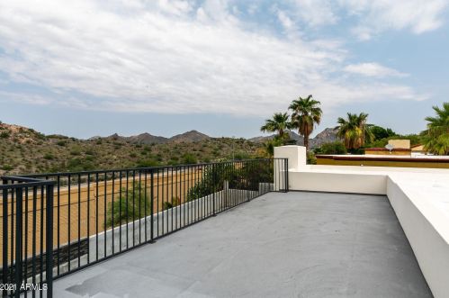 7614 20th St, Phoenix AZ  85020-4703 exterior