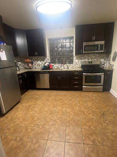 7327 Luella Ave, Chicago IL 60649-4109 exterior