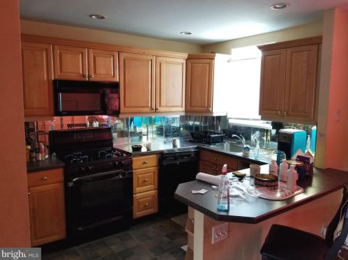 2935 Knorr St, Philadelphia, PA 19149-2520