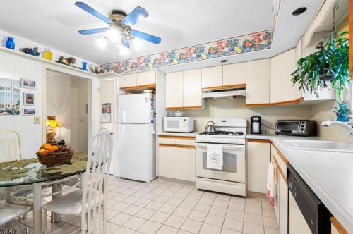 120 Lexington Ave, Cranford NJ 07016-2610 exterior