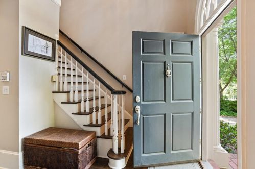 3552 Kingsboro Rd, Atlanta GA  30319-1356 exterior