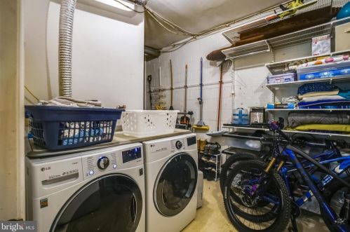 7707 Heatherton Ln, Rockville MD  20854-3212 exterior