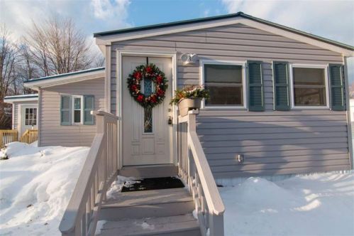 10 Cremin St, Concord, NH 03303-2046