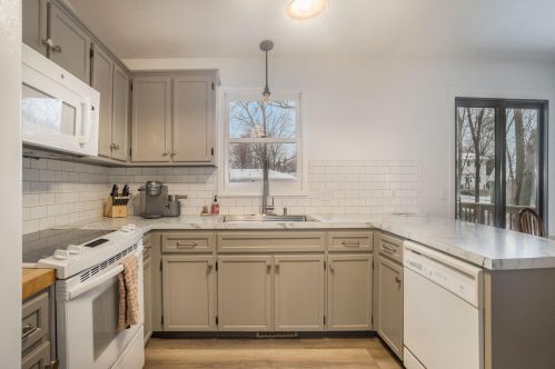 4583 Sutton Pl, Wyoming MI 49418 exterior