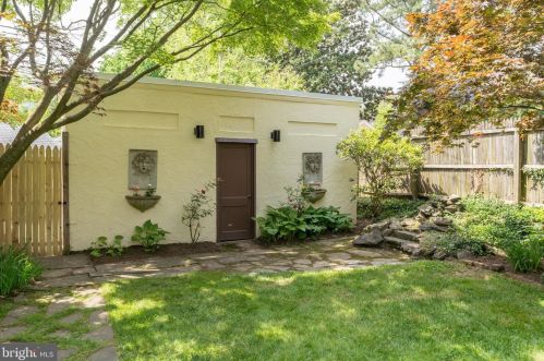 3524 Edmunds St, Washington DC 20007-1463 exterior