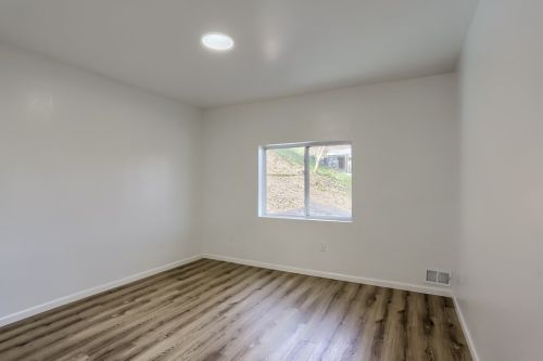 217 Logan St, Pittsburgh PA  15209-2811 exterior