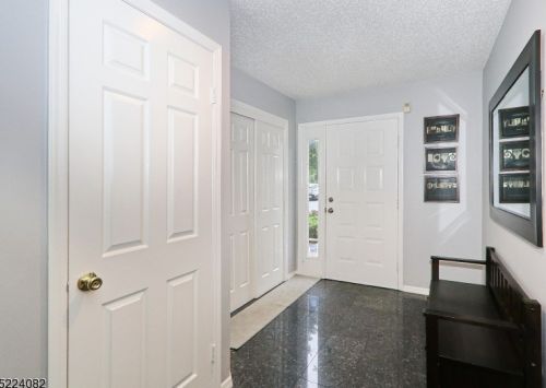 2404 Park Pl, Springfield NJ  07081-3504 exterior