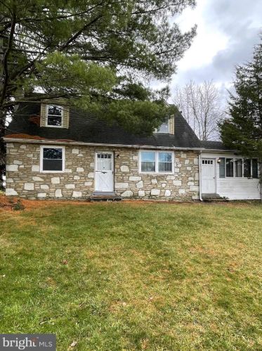 3217 Kathy Ln, Huntingdon Valley, PA 19006-4203