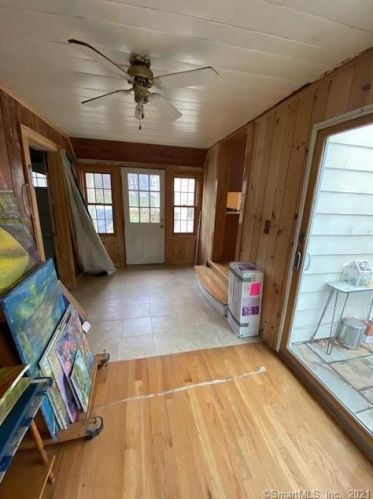 15 Anderson Rd, Norwalk CT 06851-2402 exterior