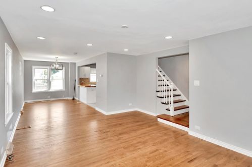 7803 Champlain Ave, Chicago, IL 60619-3005