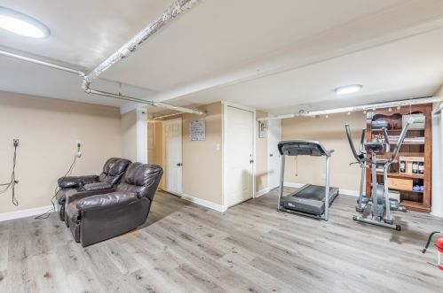 5833 Whipple St, Chicago IL 60659-3708 exterior