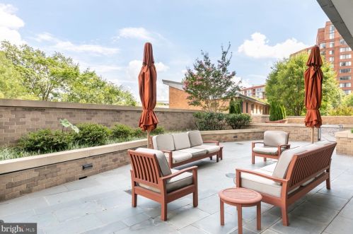 2001 15th St, Arlington VA 22201-2604 exterior