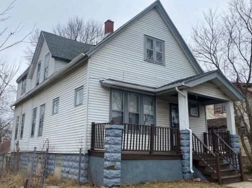 3567 13th St, Milwaukee, WI 53221-1720