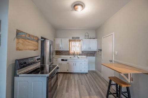 97 Seamans St, Providence RI 02908-1321 exterior