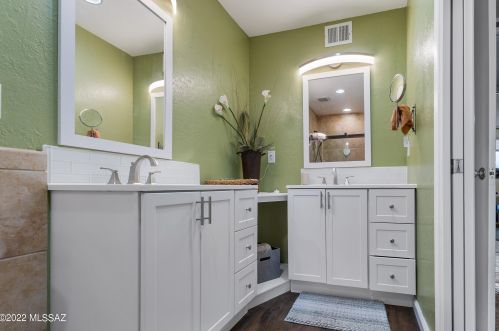 7117 Camino De Los Caballos, Tucson AZ 85743-9689 exterior