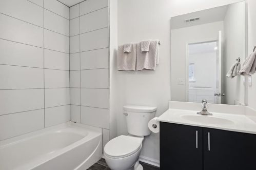 1085 Liberty Pkwy, Atlanta GA  30318-9394 exterior