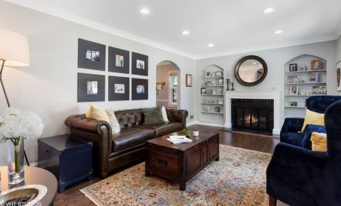 7033 Mendota Ave, Chicago, IL 60646-1327