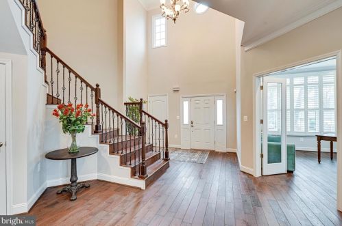 1339 Mayflower Dr, Mc Lean VA 22101-5612 exterior