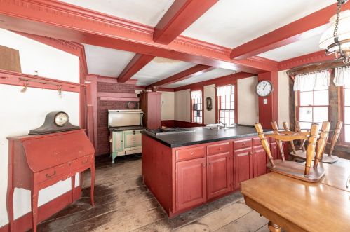 161 Bear Hl Rd, Concord NH 03307-1412 exterior