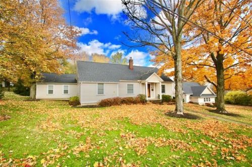 6903 Daisy Ave, Cleveland OH  44141-2422 exterior