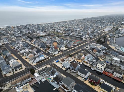 125 Throssell Rd, Lavallette NJ 08735-3230 exterior