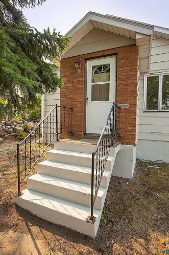 28 Camp St, Ely, MN 55731-1206