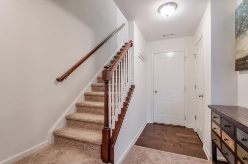 7360 Glisten Ave, Atlanta GA 30328-2876 exterior