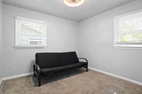 1044 Renshaw Dr, Saint Louis MO 63135-2833 exterior