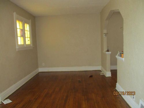 214 Emerling Dr, Saint Louis, MO 63121-1022