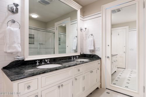 33 Byram Dr, Greenwich CT 06830-7066 exterior