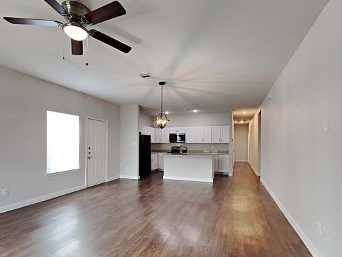 4611 Cherbourg St, Dallas TX  75216-5013 exterior