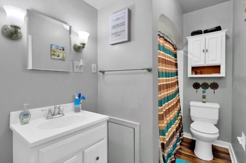 1614 Davis Ave, Pittsburgh PA 15212-1808 exterior