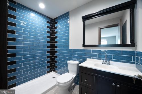 5725 17 St, Philadelphia PA 19132-3927 exterior