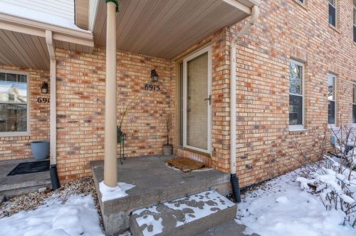 6915 Tottenham Rd, Madison, WI 53711-3964